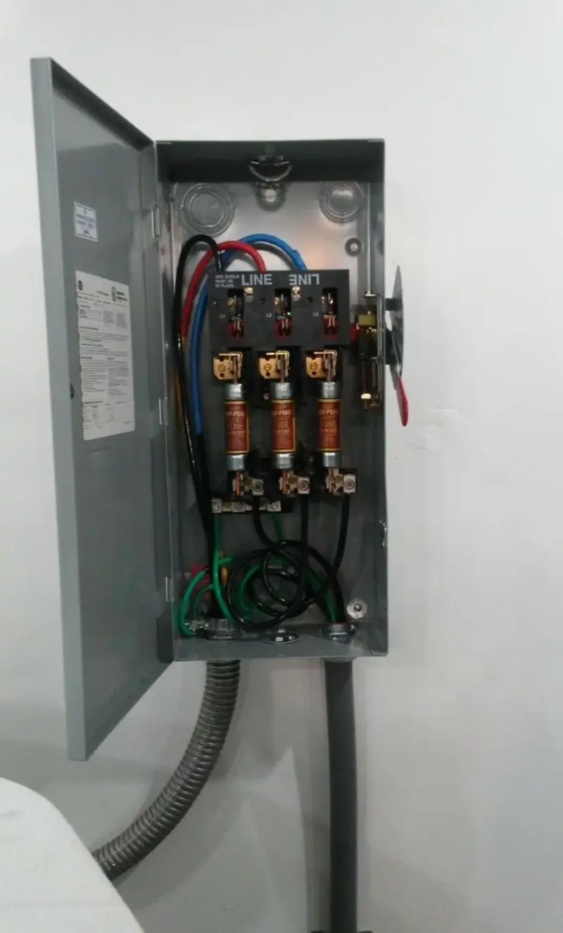 Three-phase disconnect switch installed for Electrical Wiring & Rewiring in Muhlenberg